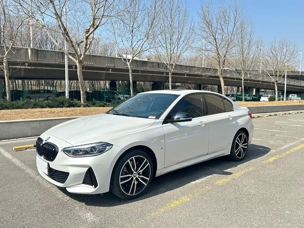 BMW 1 Series — фото 1