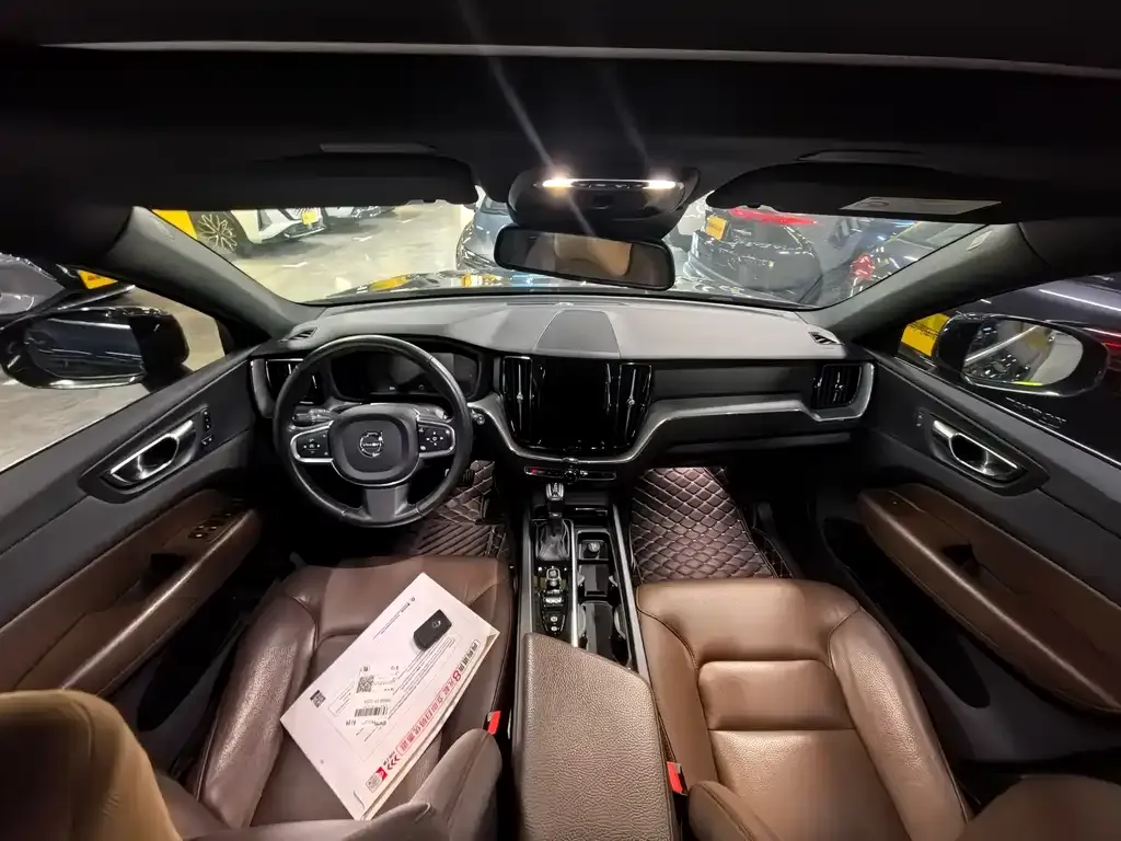 Volvo XC60 2021 из CN, фото 4