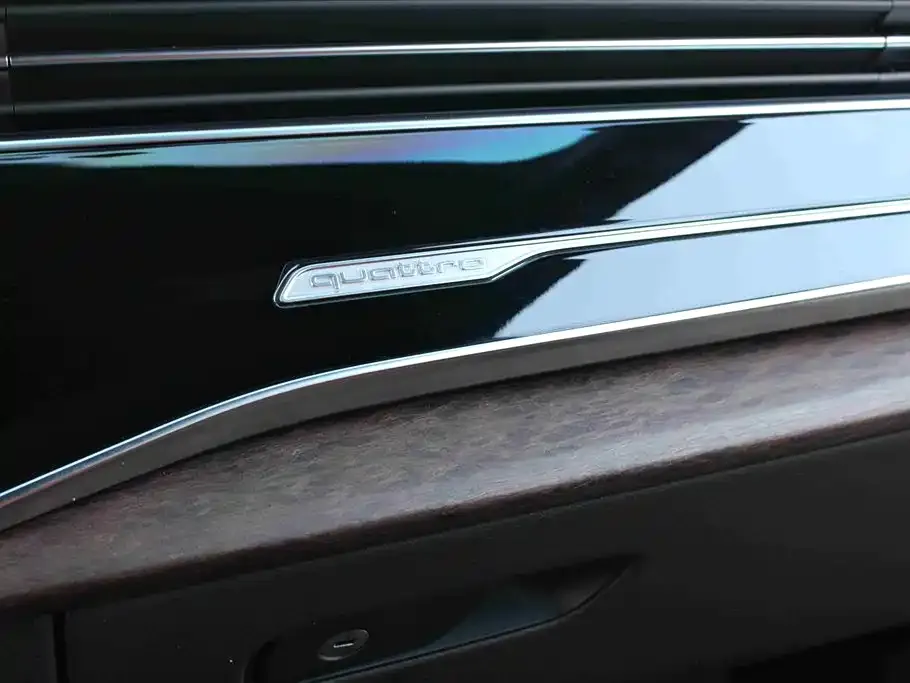 Audi Q7 2021 из CN, фото 10