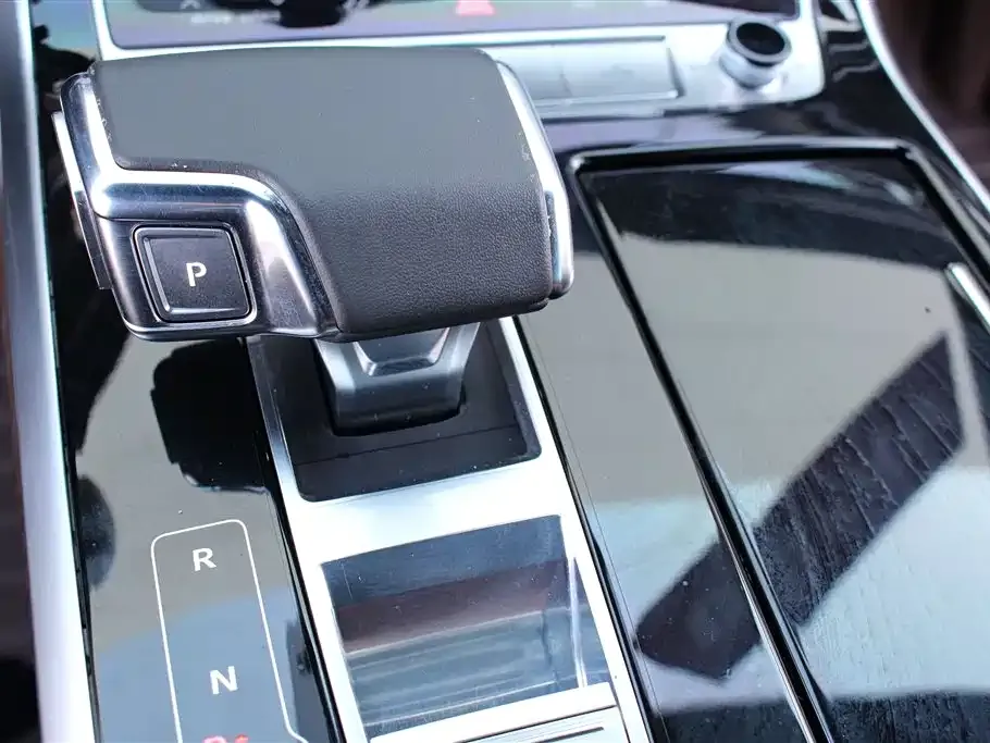 Audi Q7 2021 из CN, фото 3
