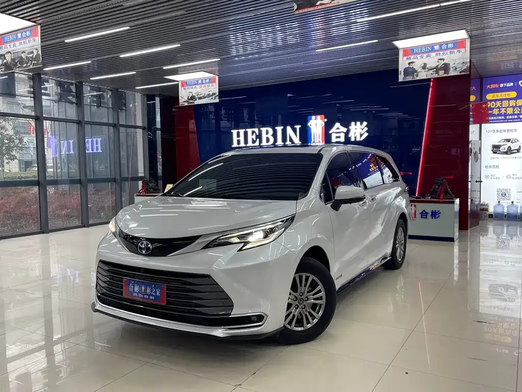 Toyota Sienna 2022 из CN, фото 1