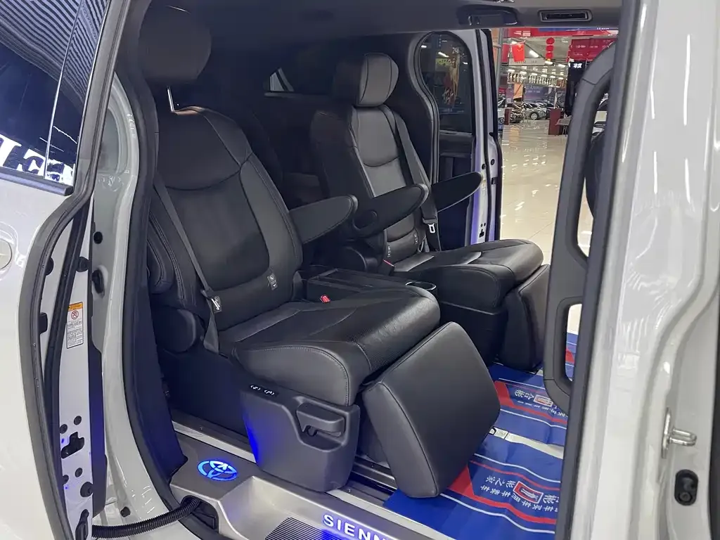 Toyota Sienna 2022 из CN, фото 10