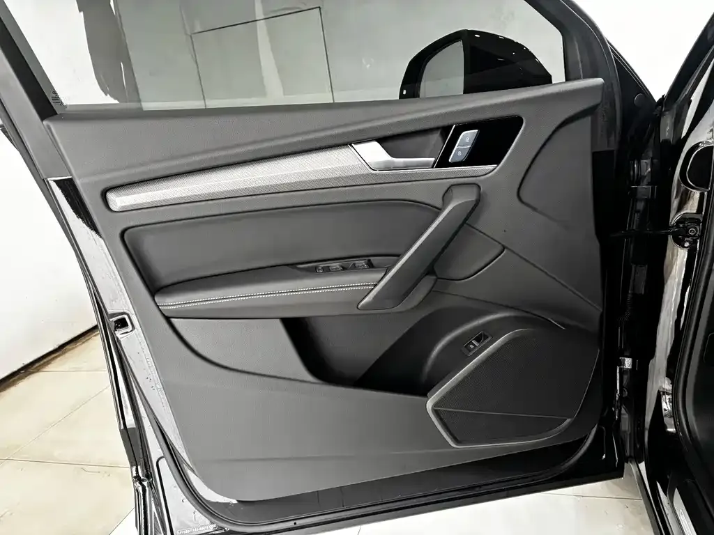 Audi Q5L 2025 из CN, фото 9