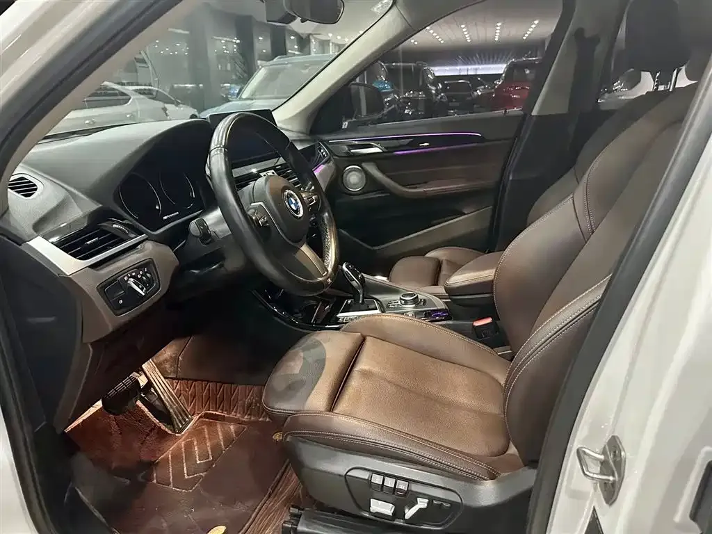 BMW X1 2021 из CN, фото 10