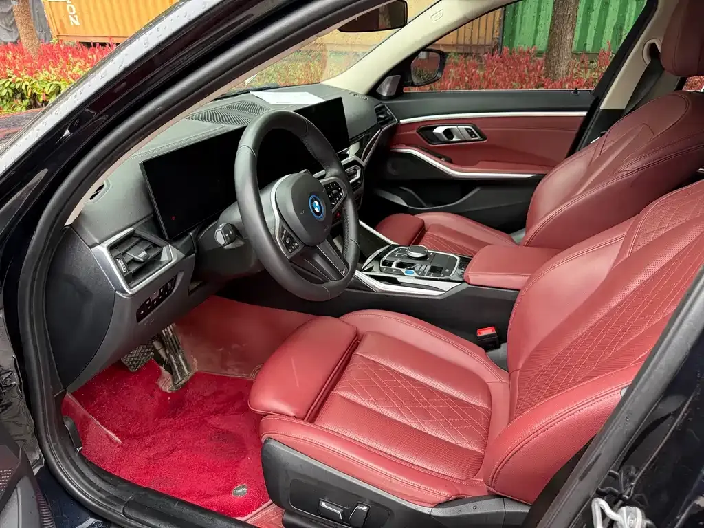 BMW i3 2024 из CN, фото 2