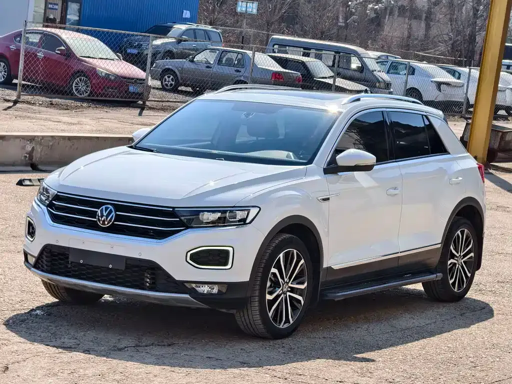 Volkswagen T-Roc — фото 10