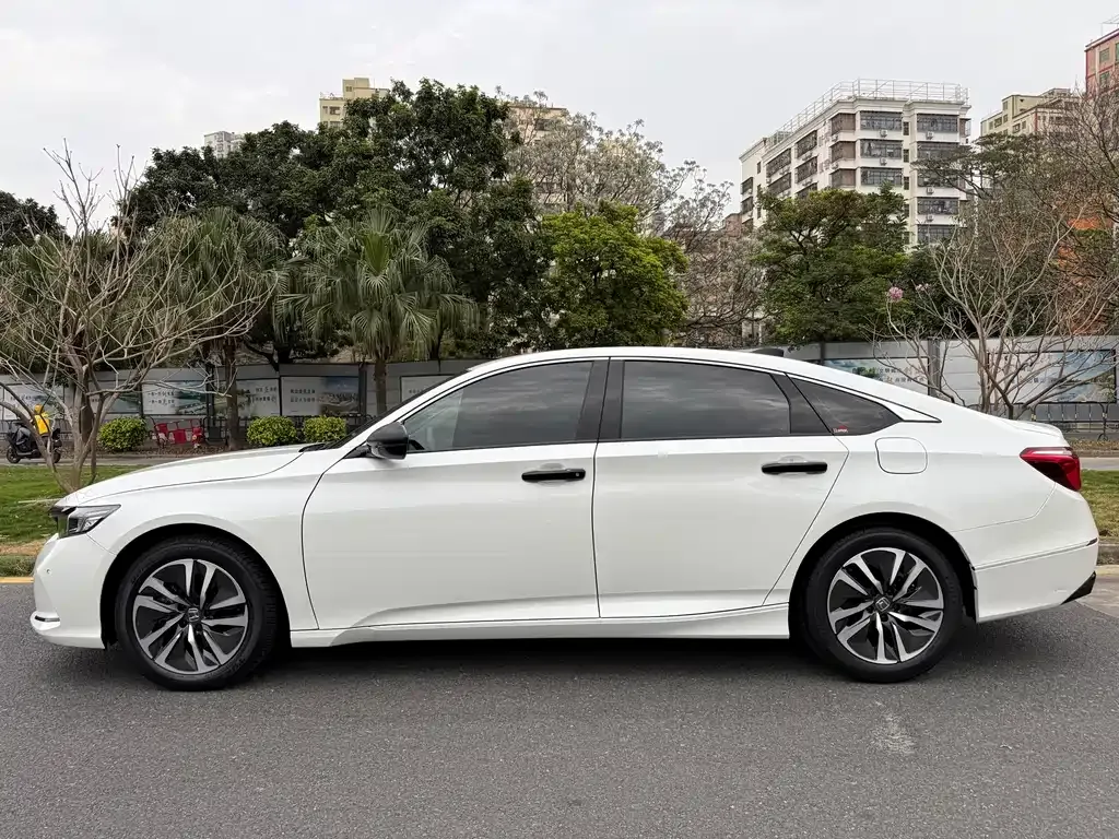 Honda Inspire — фото 5