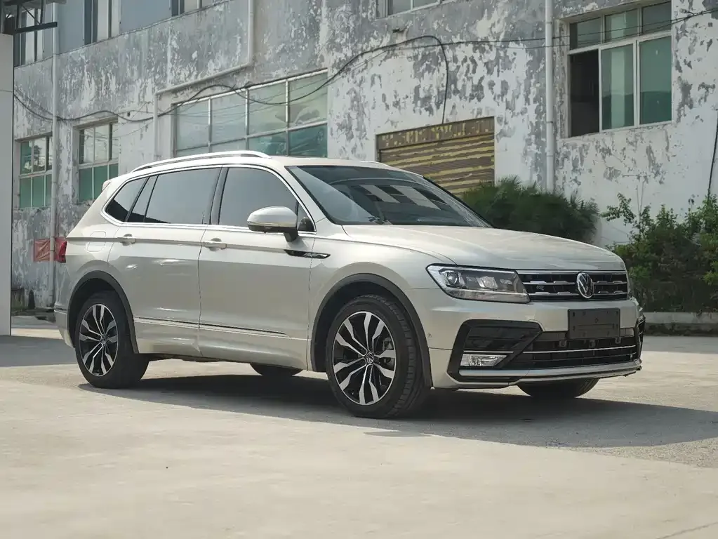 Volkswagen Tiguan L — фото 9
