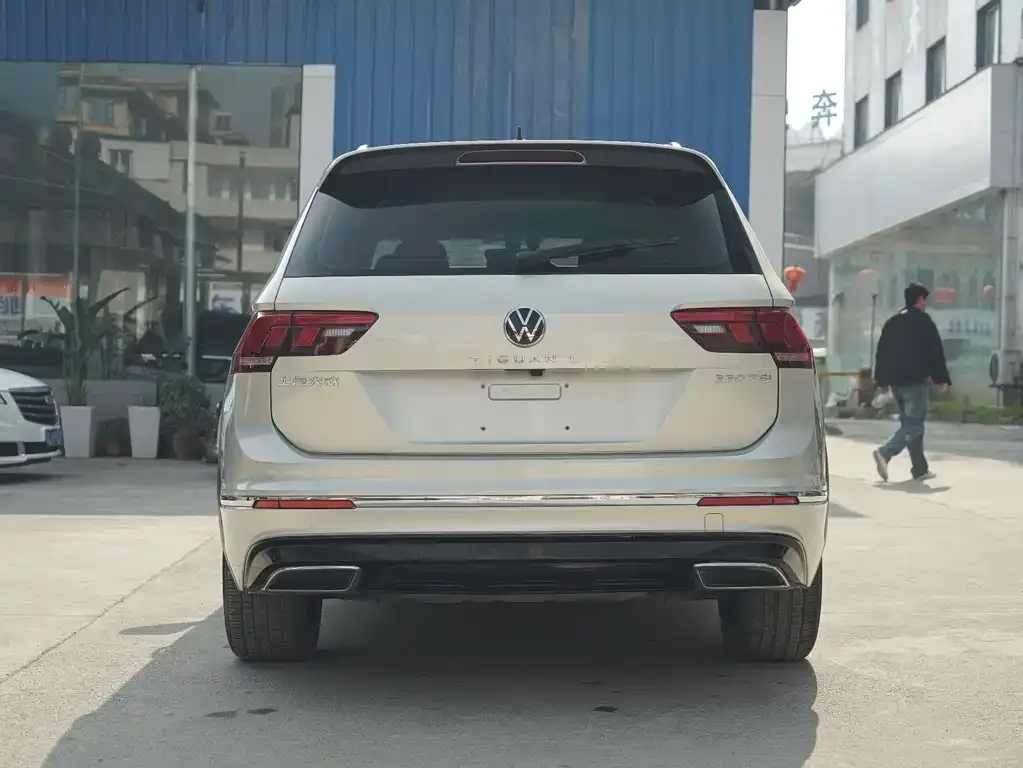 Volkswagen Tiguan L — фото 5