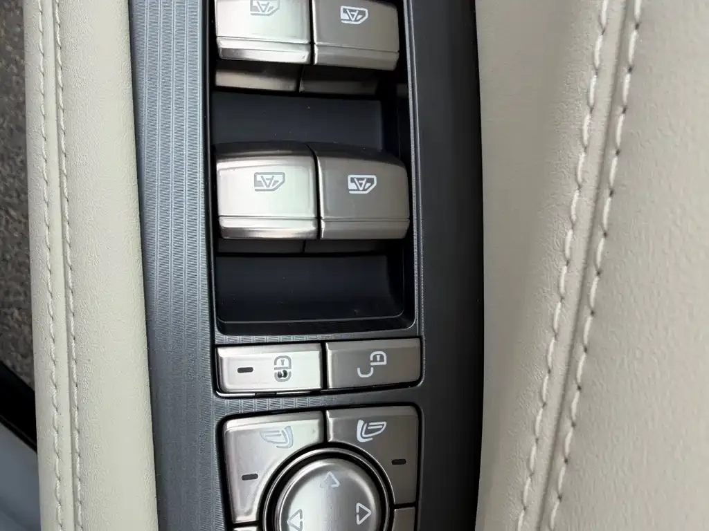 BYD L EV 2024 из CN, фото 2