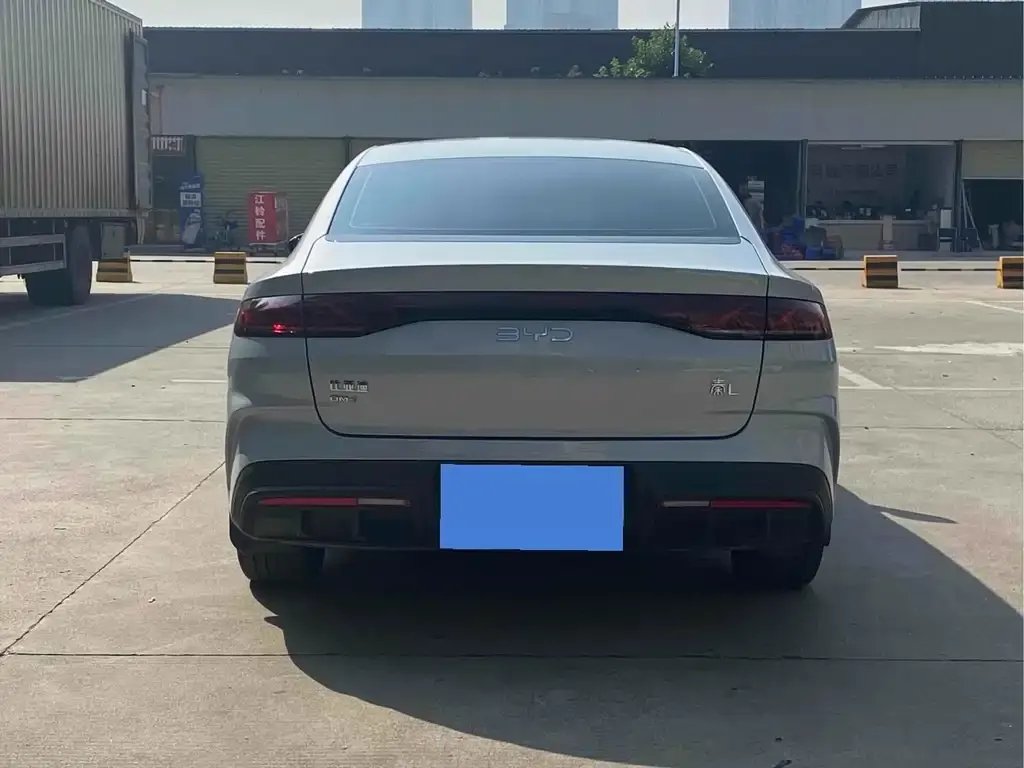 BYD Qin L — фото 4