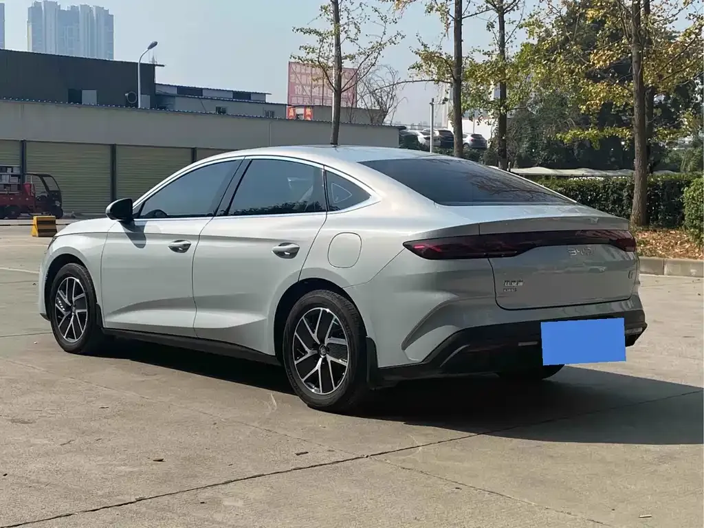 BYD Qin L — фото 6
