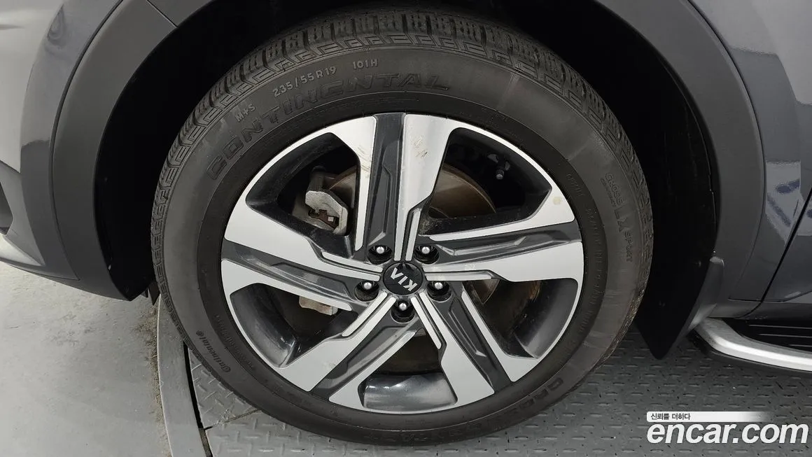 Kia Sorento — фото 9