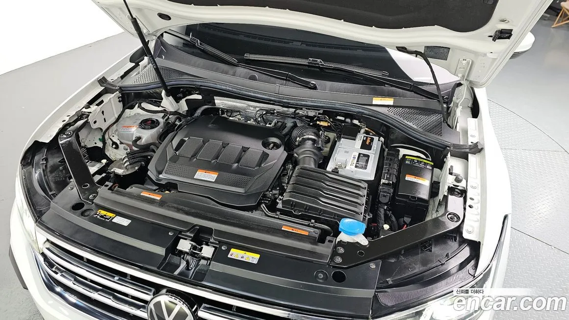 Volkswagen Tiguan — фото 8