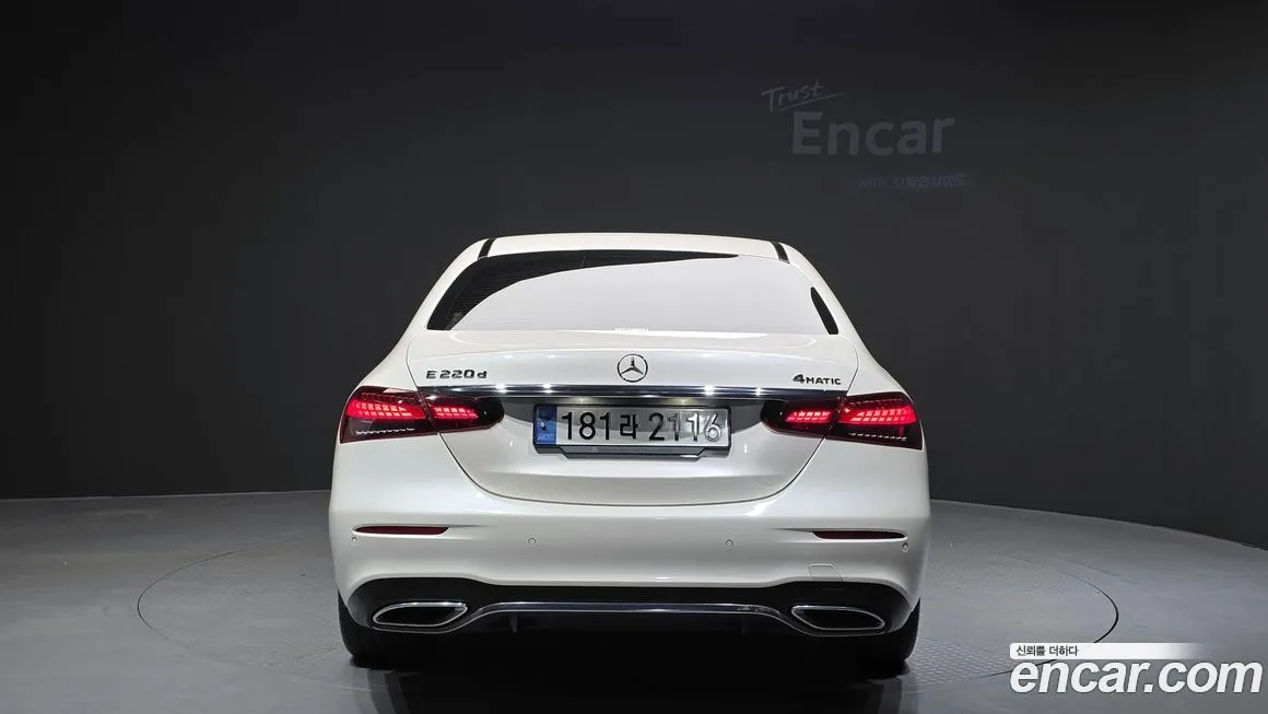 Mercedes-Benz E-Class — фото 2