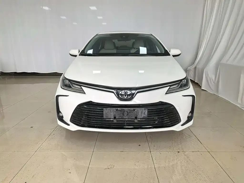 Toyota Corolla — фото 5