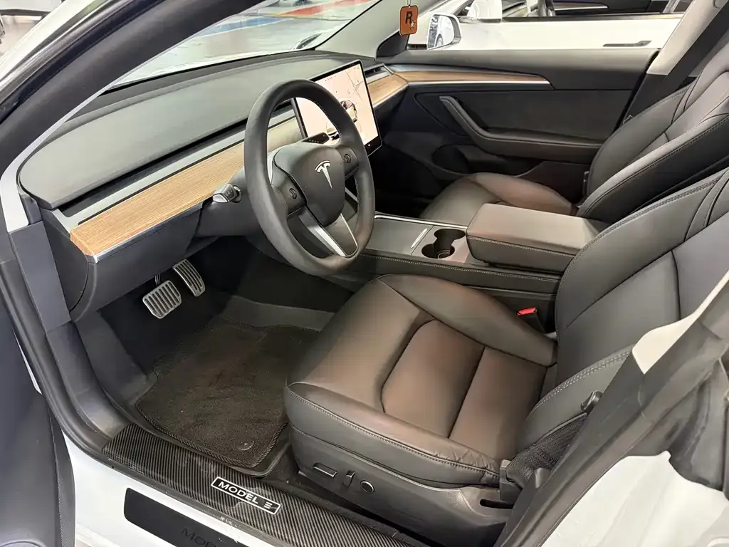 Tesla Model 3 — фото 6