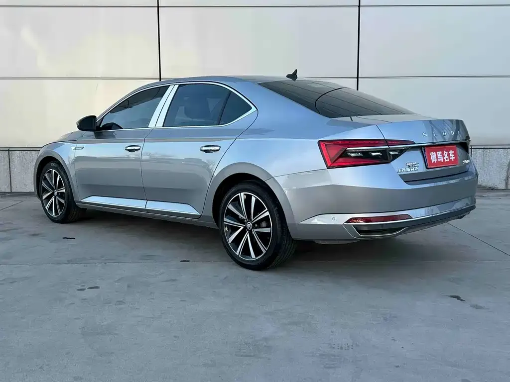 Skoda Superb — фото 3