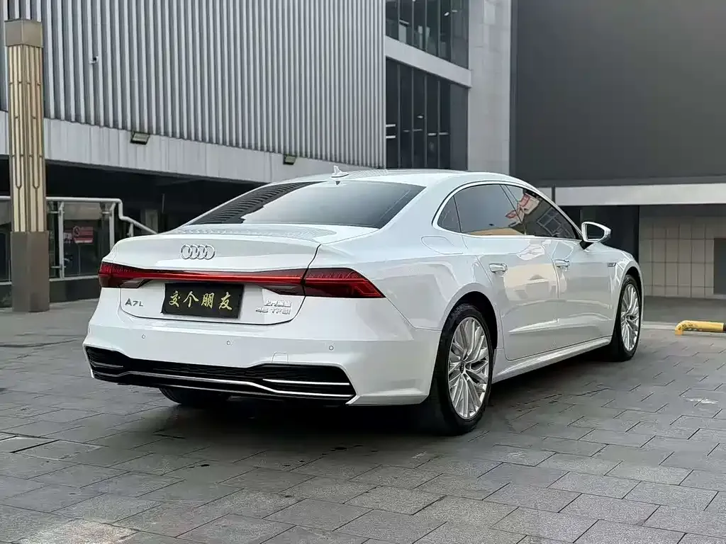 Audi A7L — фото 9