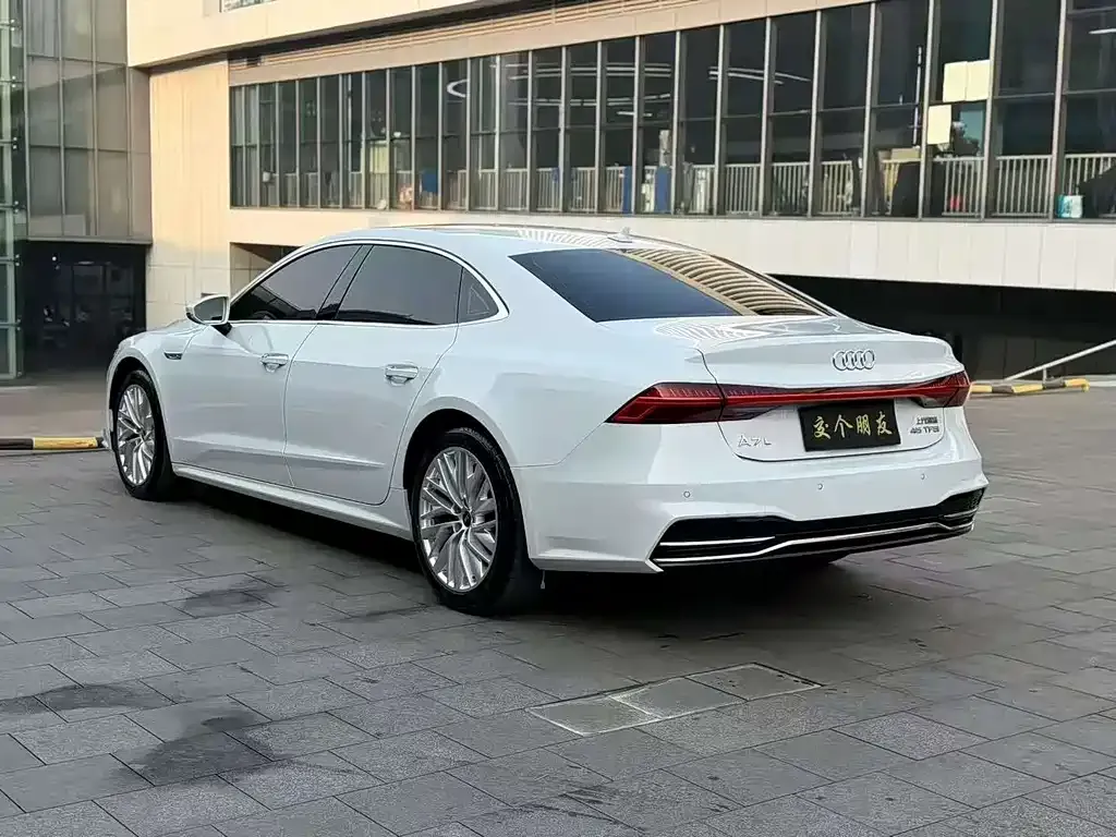 Audi A7L — фото 3
