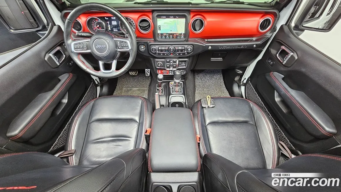 Jeep Wrangler — фото 10
