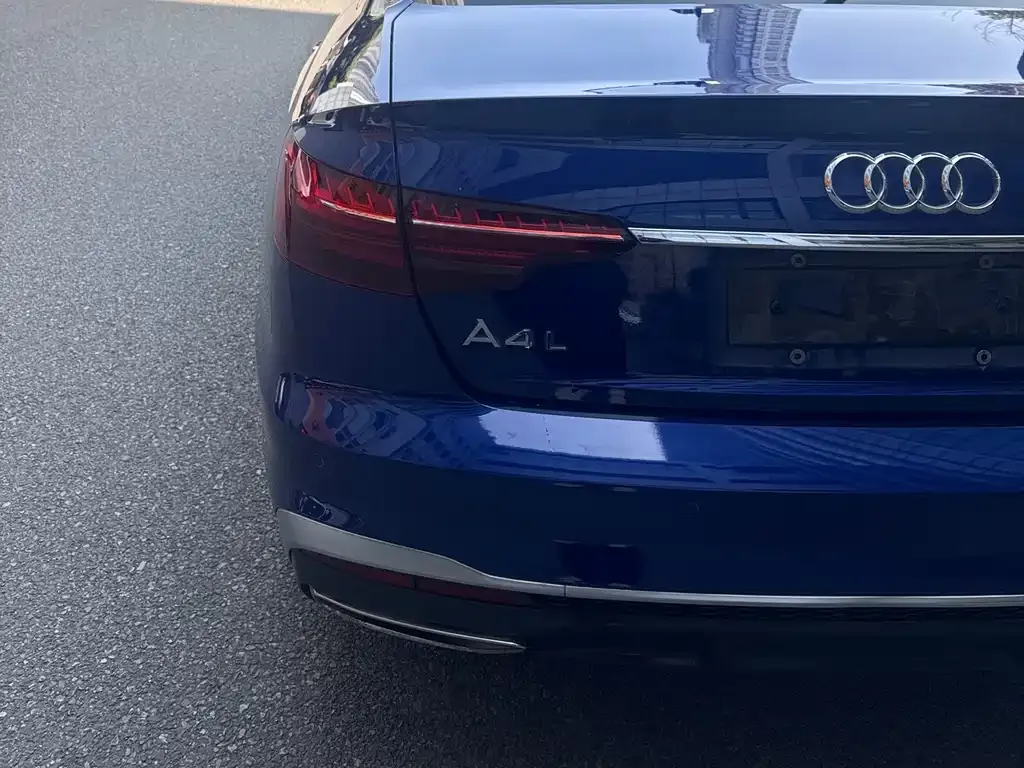 Audi A4L 2021 из CN, фото 10