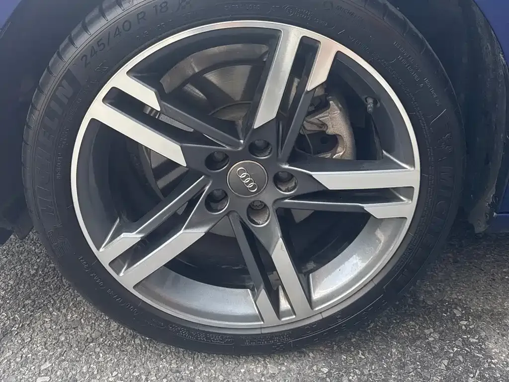 Audi A4L 2021 из CN, фото 9