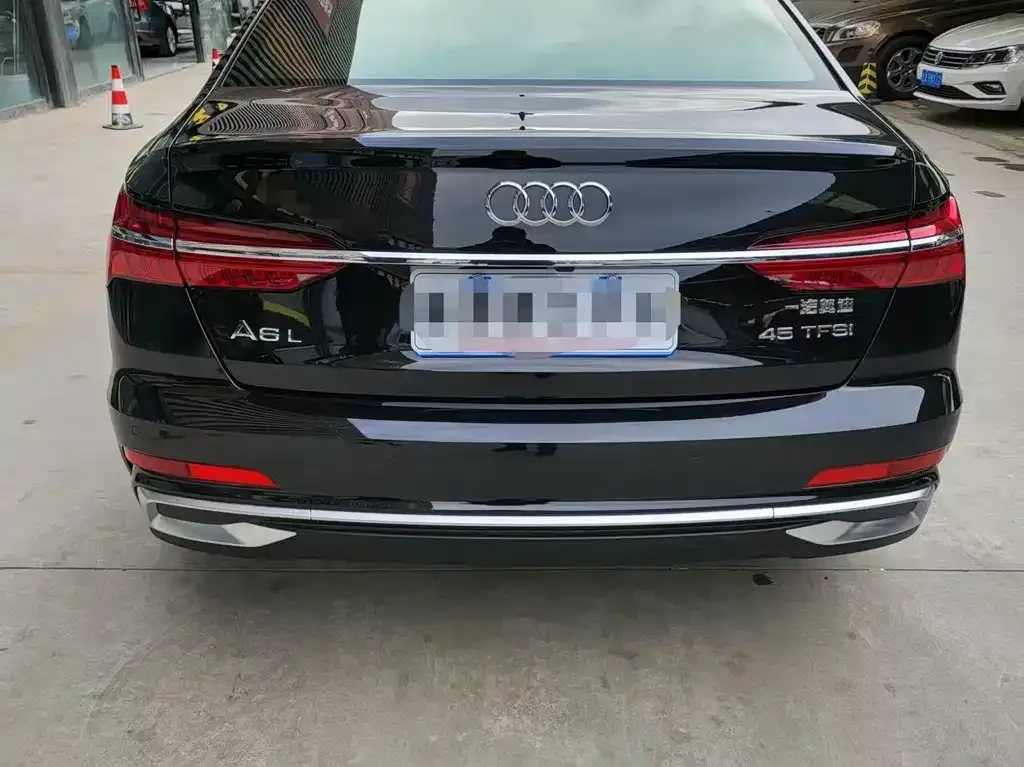 Audi A6L — фото 2