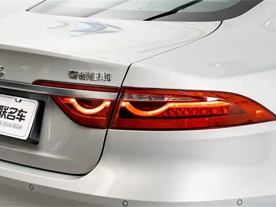 Jaguar XFL — фото 10
