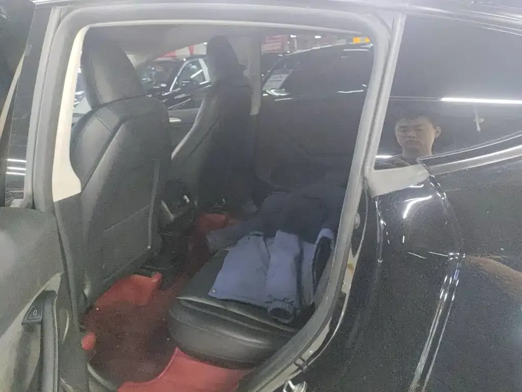 Tesla Model Y 2024 из CN, фото 7