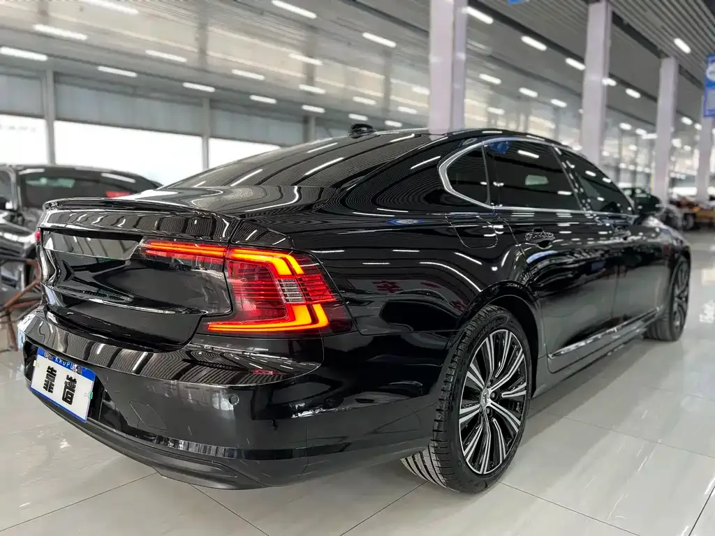 Volvo S90 — фото 7