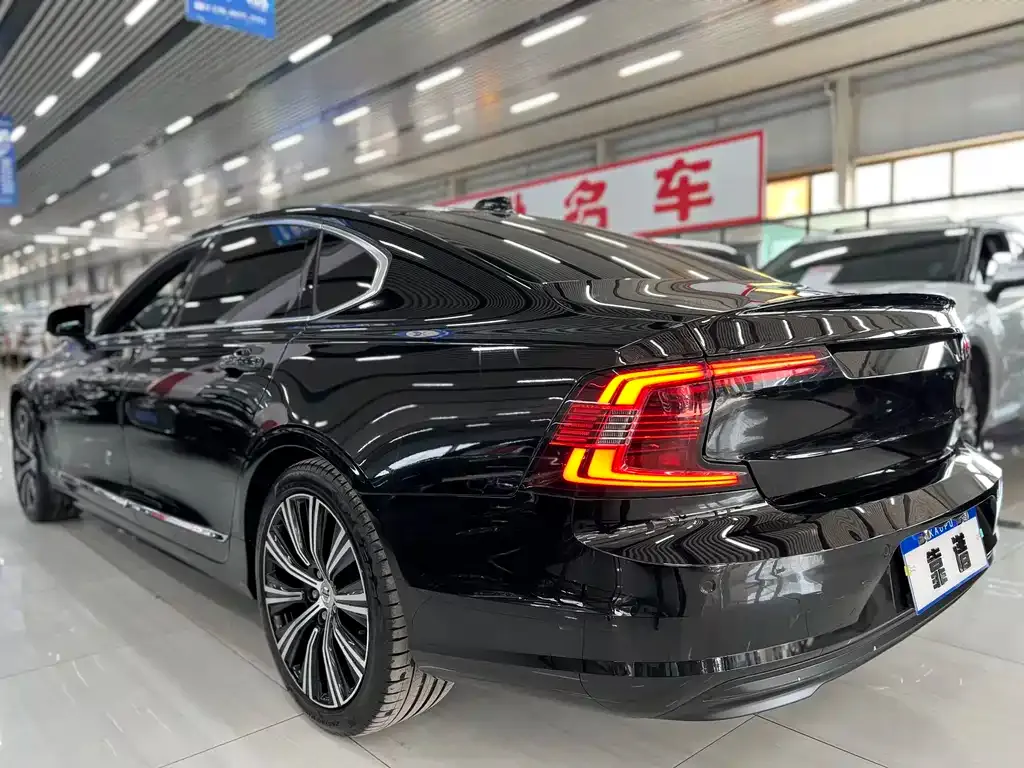 Volvo S90 — фото 10