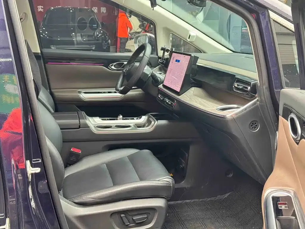 GAC Motor E8 Hybrid 2024 из CN, фото 10