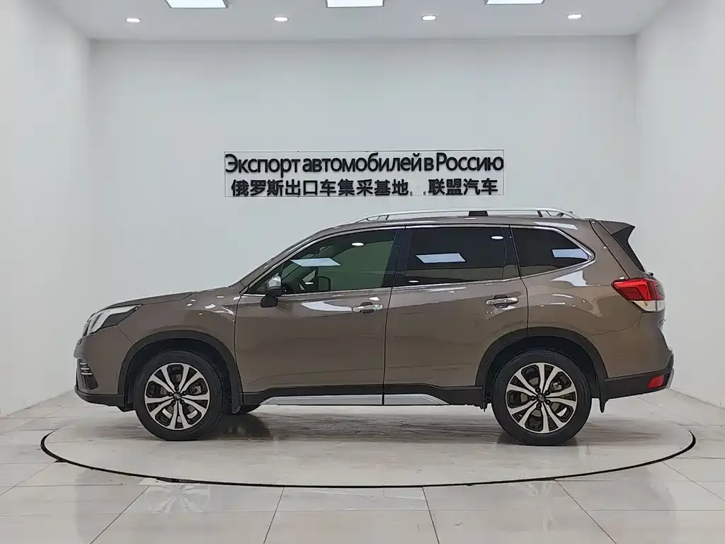 Subaru Forester 2023 из CN, фото 4