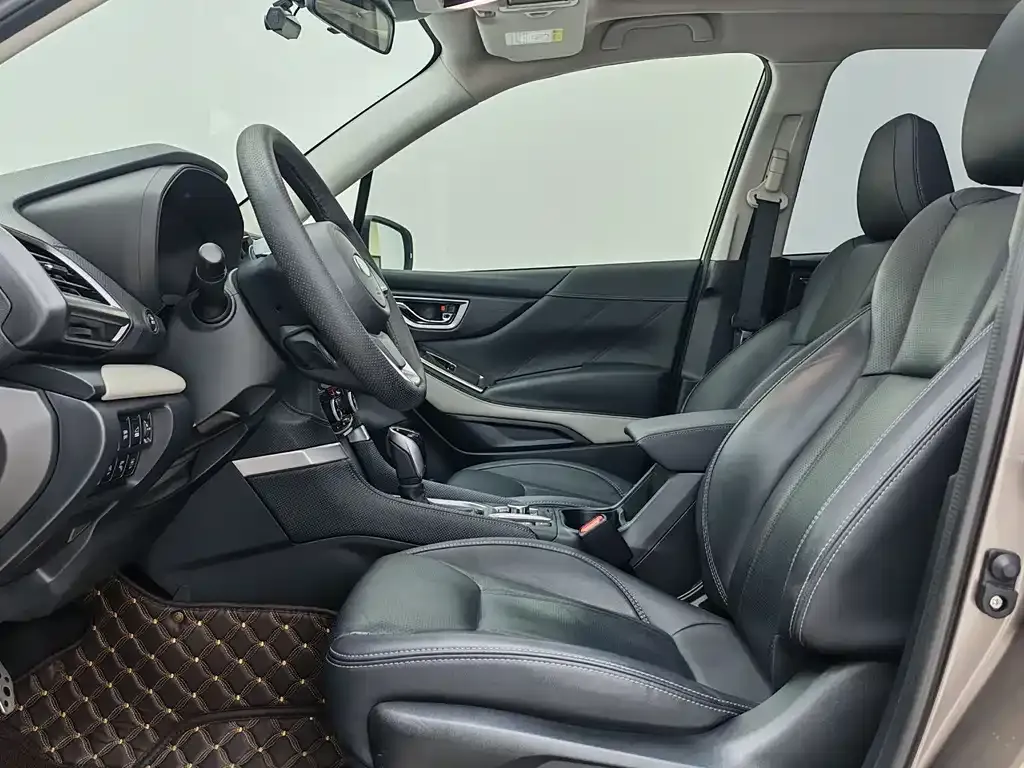 Subaru Forester 2023 из CN, фото 10
