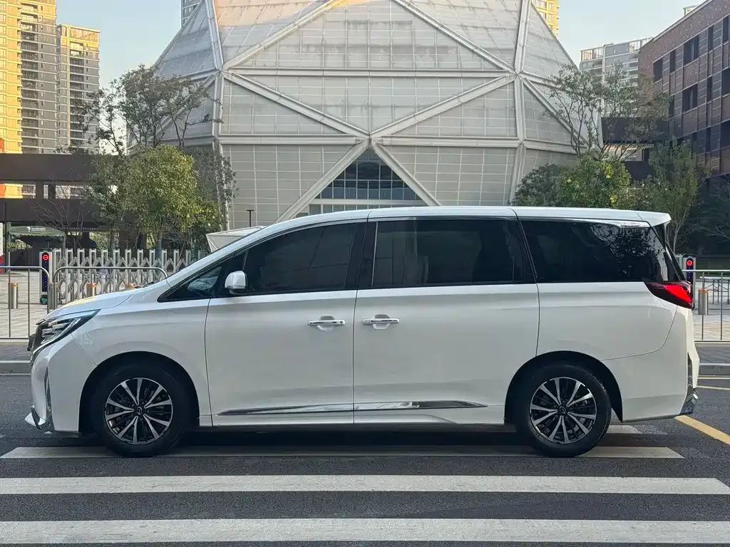 GAC Motor Trumpchi M8 — фото 8