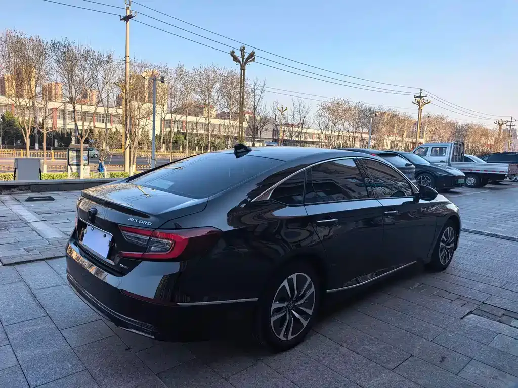 Honda Accord — фото 4