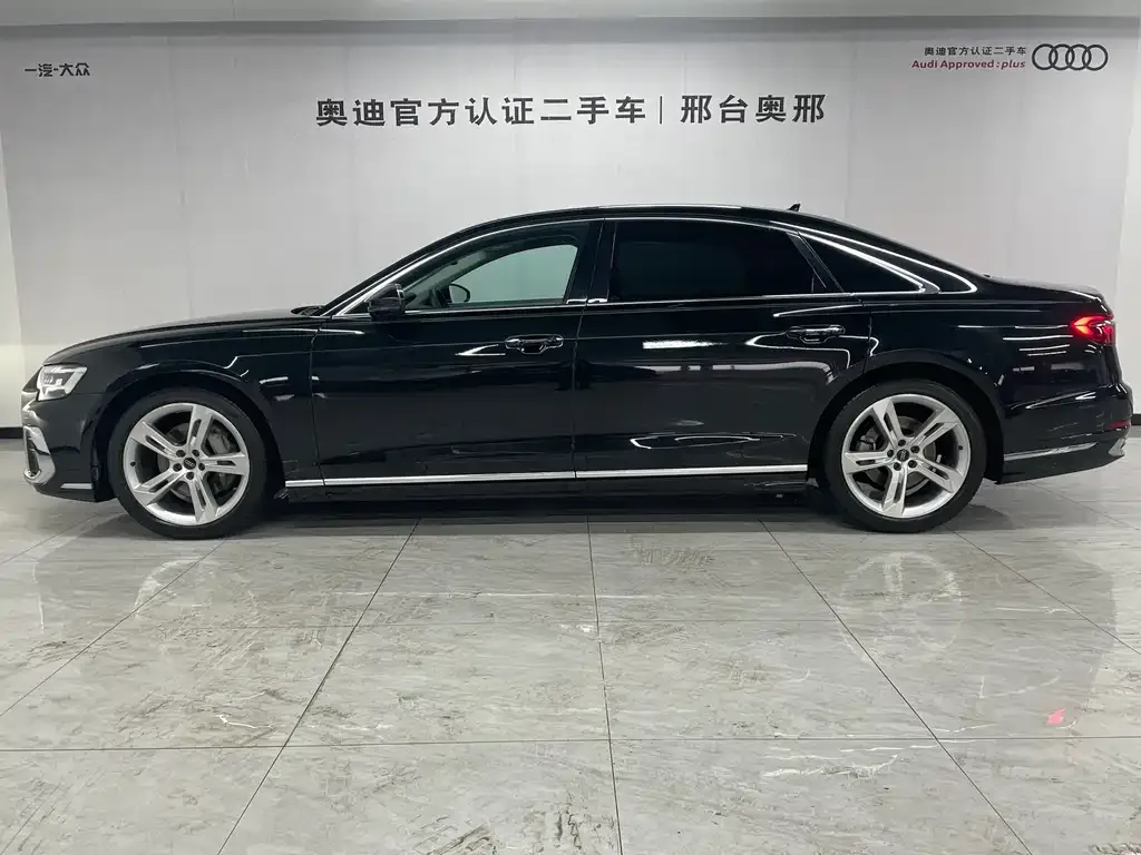Audi A8 — фото 4