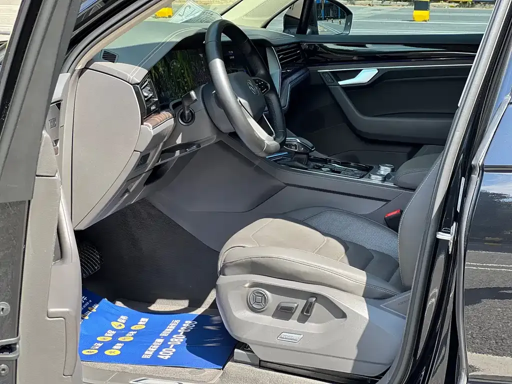 Volkswagen Touareg 2021 из CN, фото 2