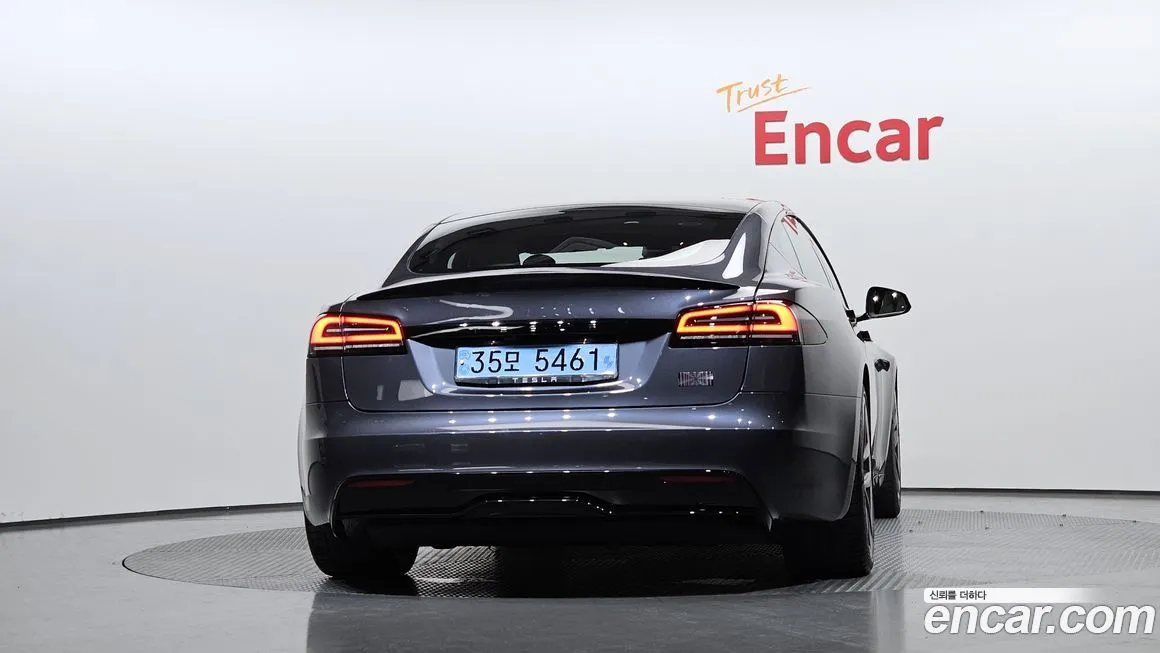 Tesla Model S — фото 5