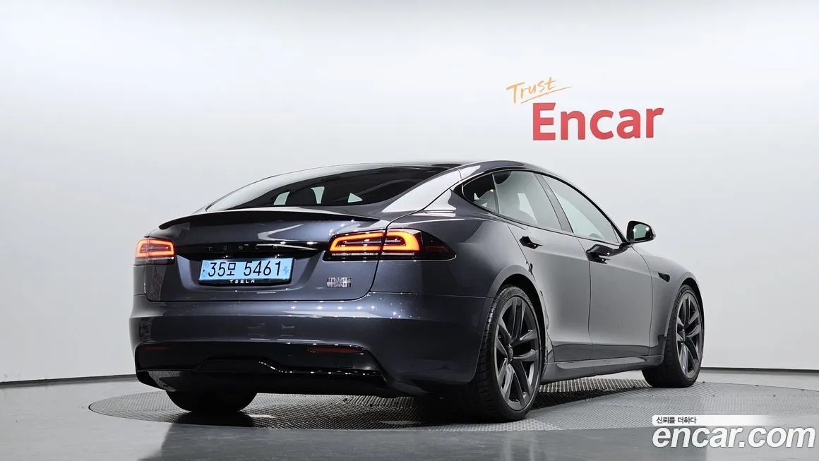 Tesla Model S — фото 2