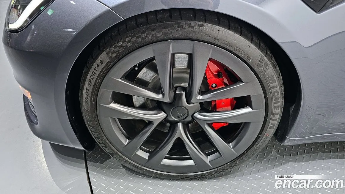 Tesla Model S — фото 10