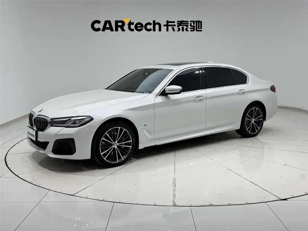 BMW 5 Series — фото 1