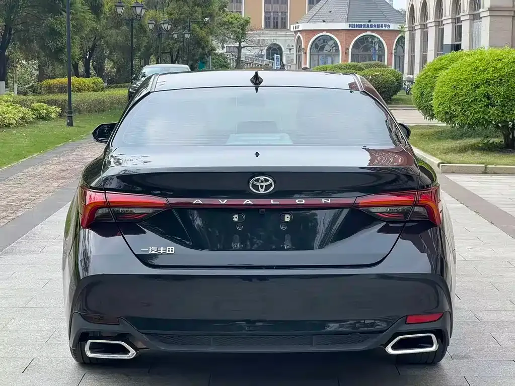 Toyota Avalon — фото 4