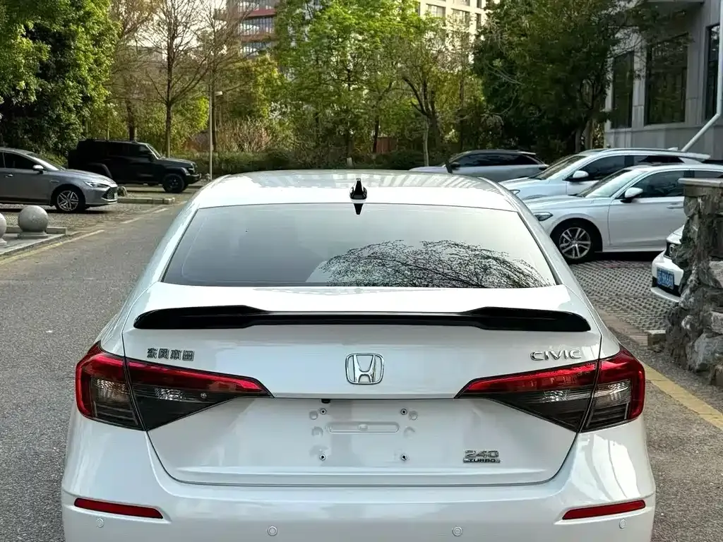 Honda Civic — фото 8