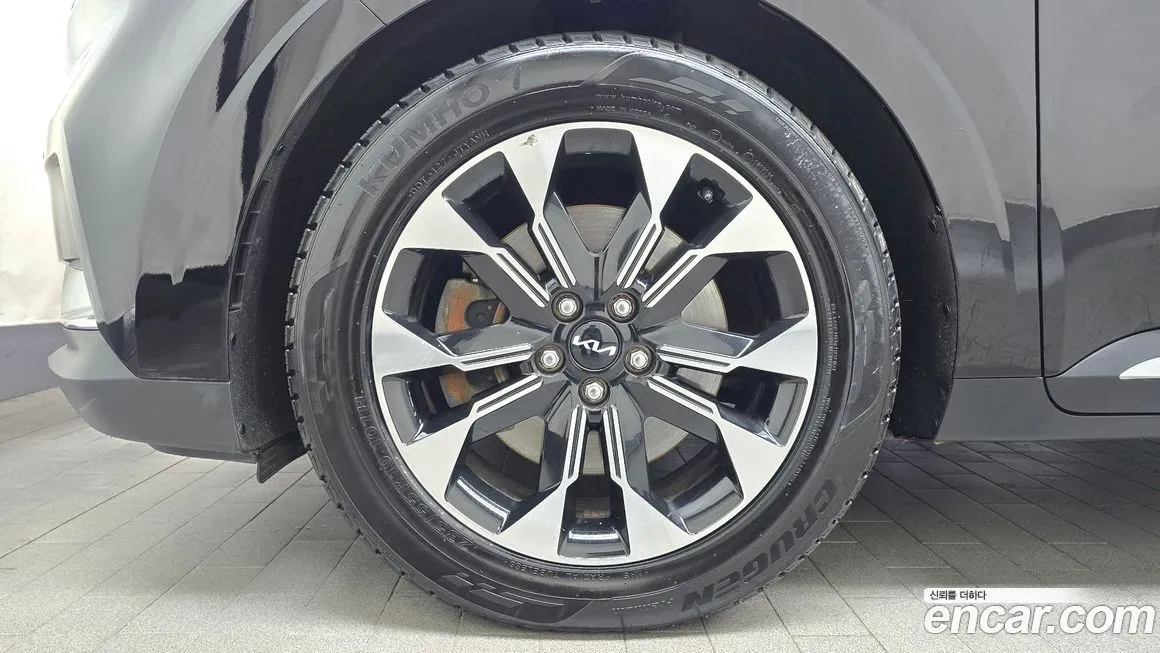 Kia Carnival — фото 10