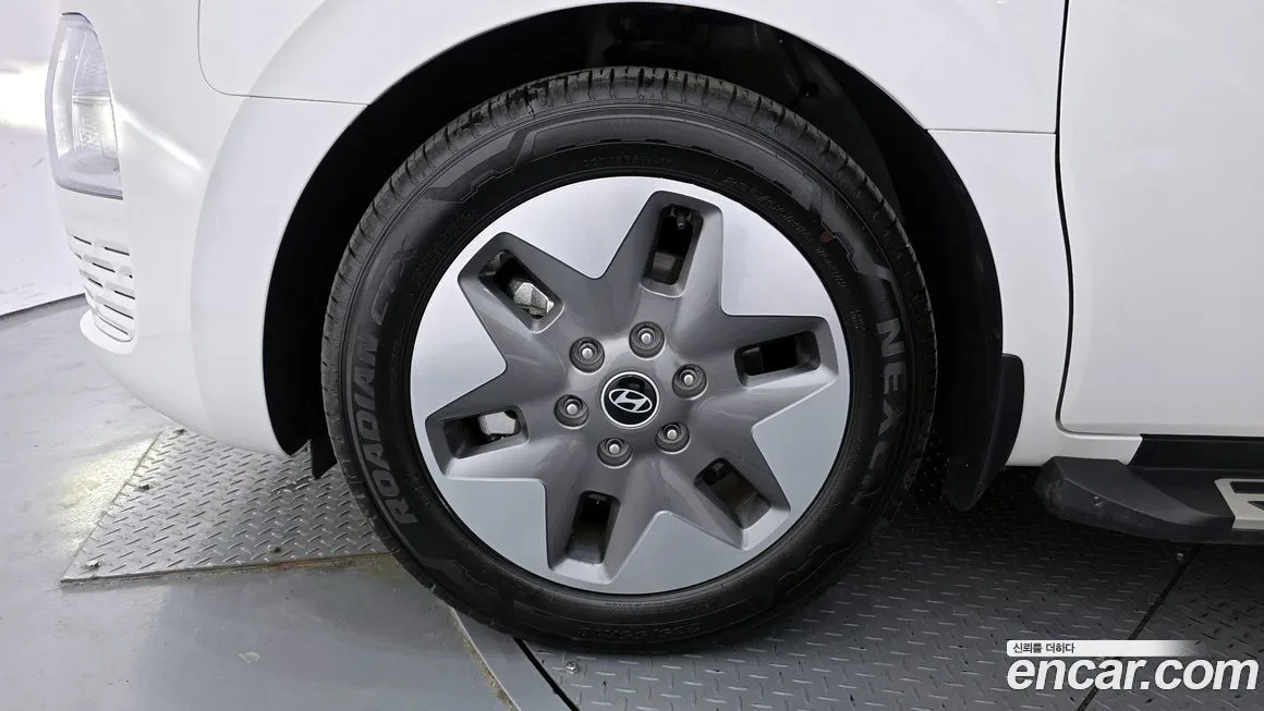 Hyundai Staria — фото 2