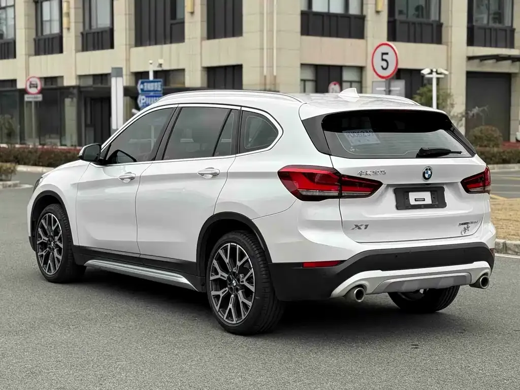 BMW X1 — фото 4