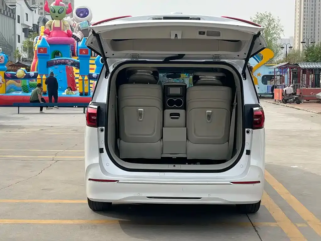 Buick GL8 2022 из CN, фото 8