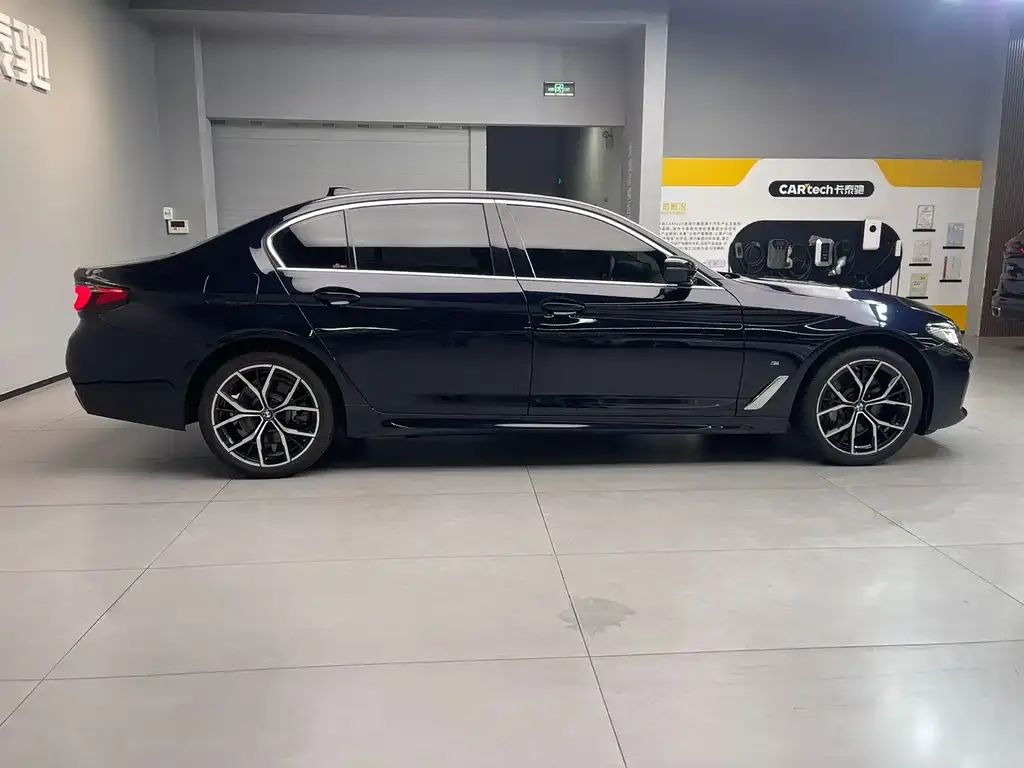 BMW 5 Series — фото 10